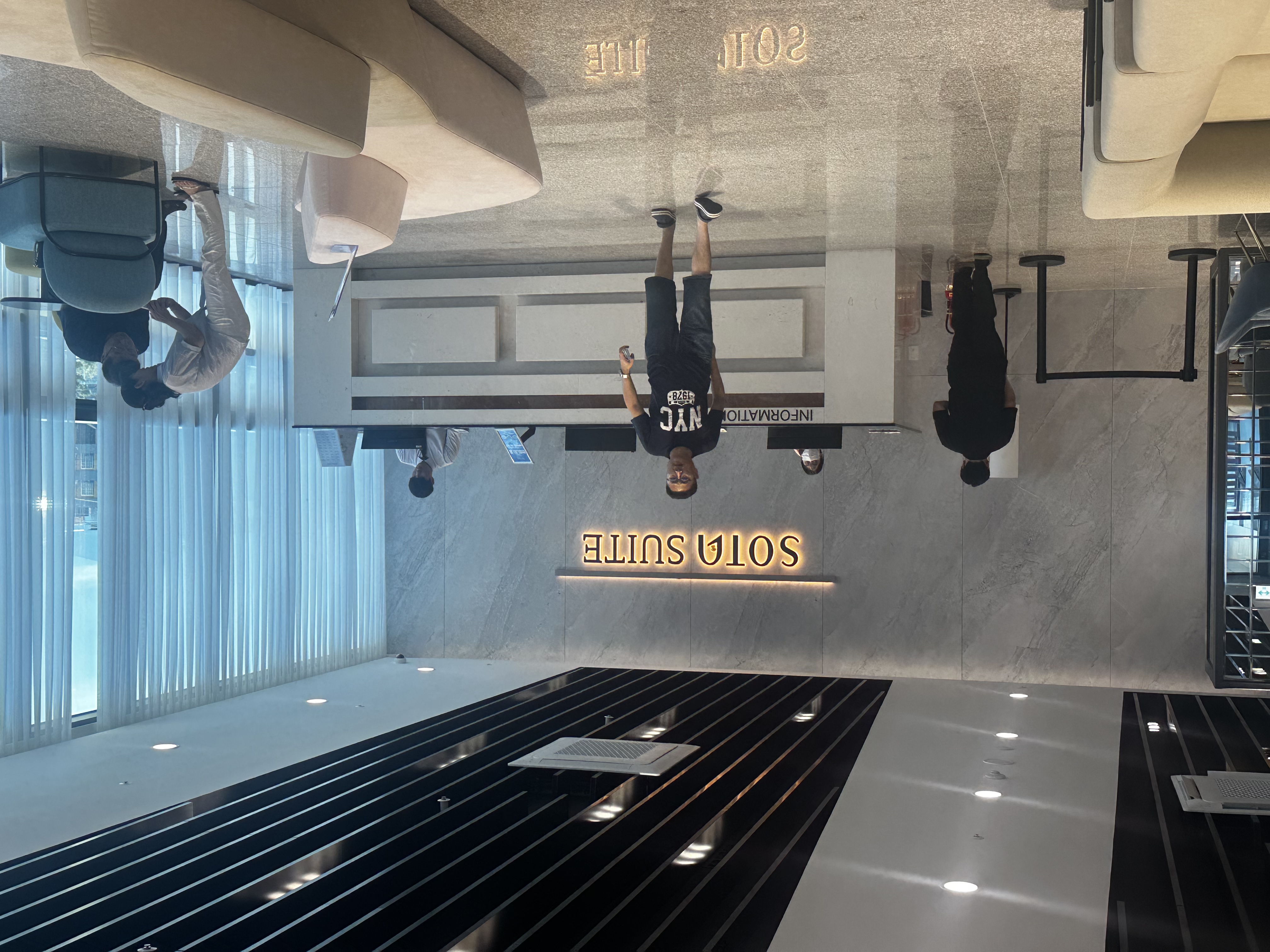 체크인 키오스크